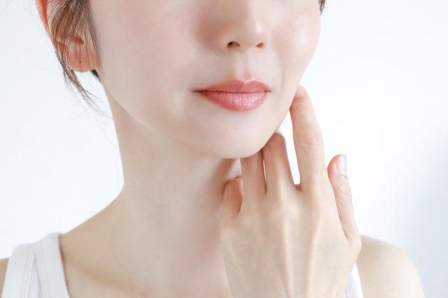 加齢による眉の薄さ・形の変化をカバー